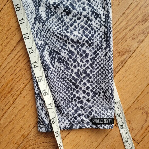 Public Myth Capri Jegging Snake Print Workout Pant M - Picture 9 of 9